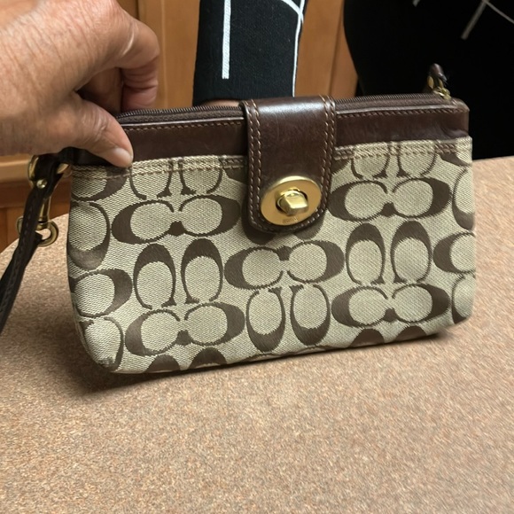 Large Coach Wristlet - Picture 1 of 12